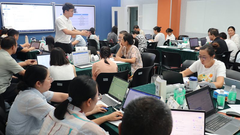 心理咨询师培训：零基础入门，如何选择合适的教材？**